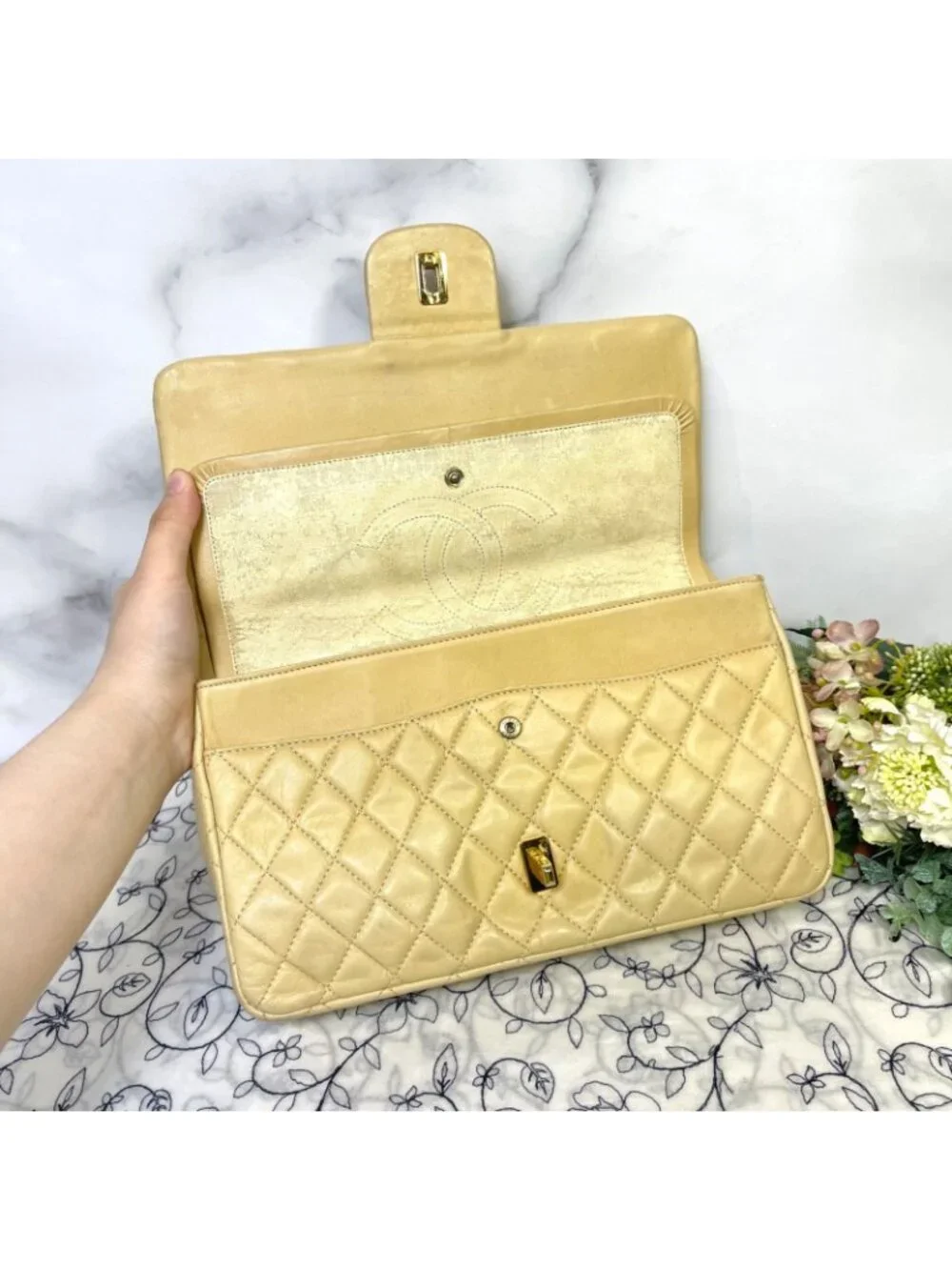 Chanel Vintage Turnlock Quilted Beige Shoulder Bag